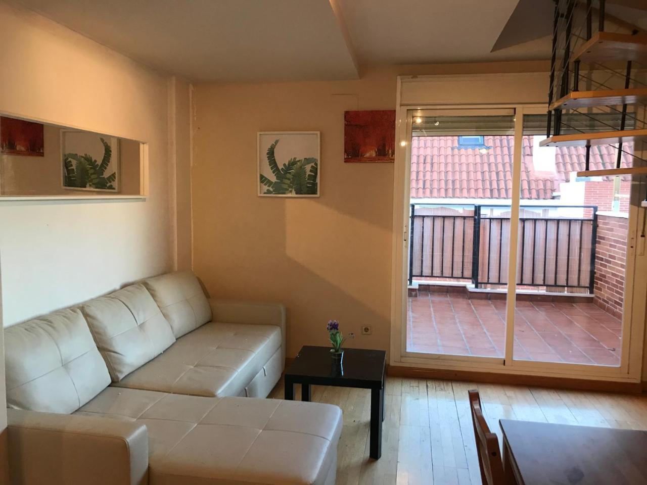 67 Calle Miosotis