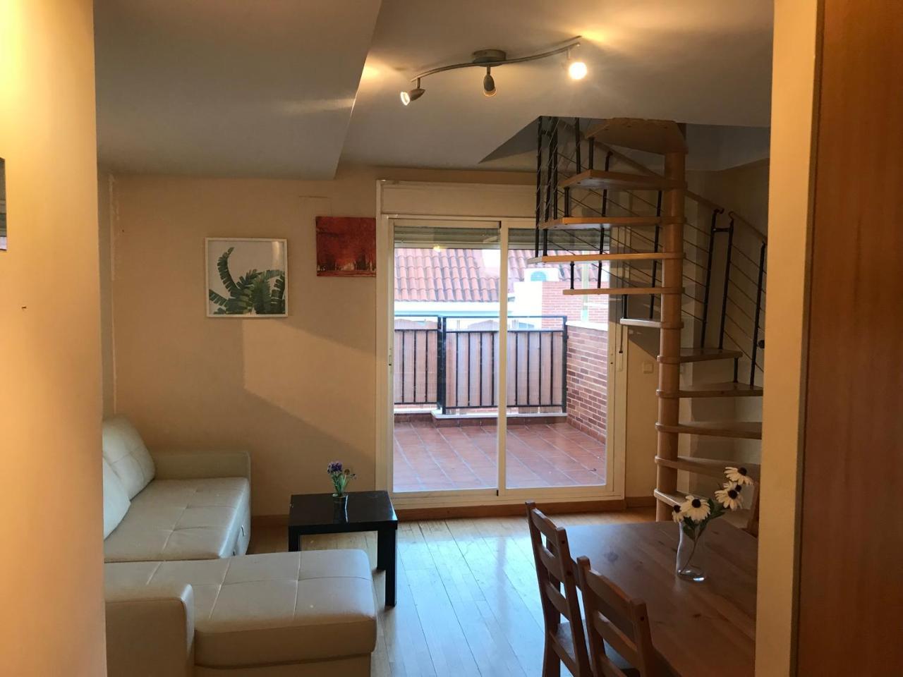 67 Calle Miosotis